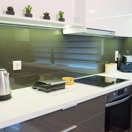 Mythos Apartment *